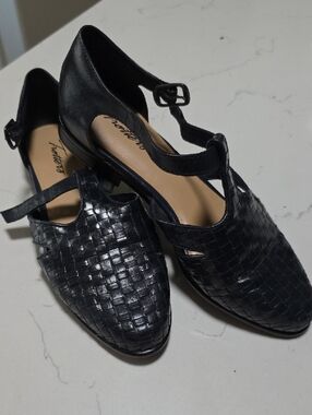 Troters Woven Navy BlueI Leather T-Strap Flats Size 6.5